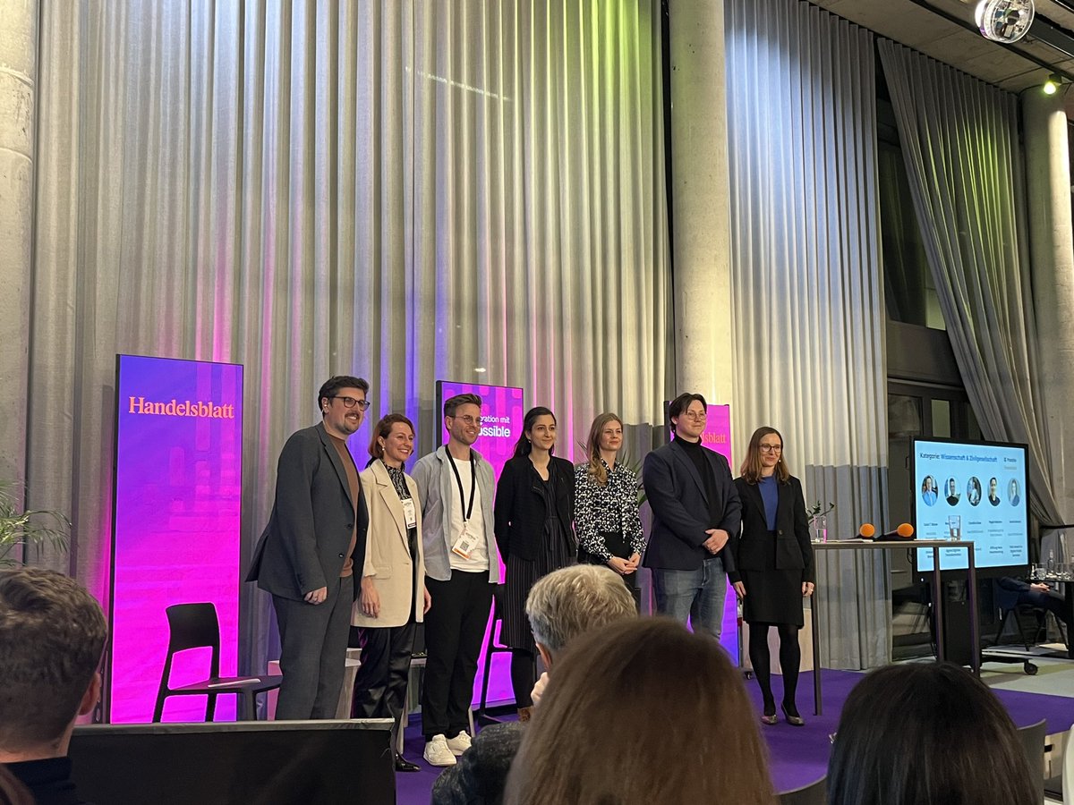 IbrahimKoeran's tweet image. Super Auftakt des #HBGovTech Gipfels mit Side-Events und gelungenen Panels sowie der Vorstellung der Young Leaders! Gratulation! Bin gespannt auf das weitere Programm! #GovTech @GovGipfel @handelsblatt &amp;amp; Possible