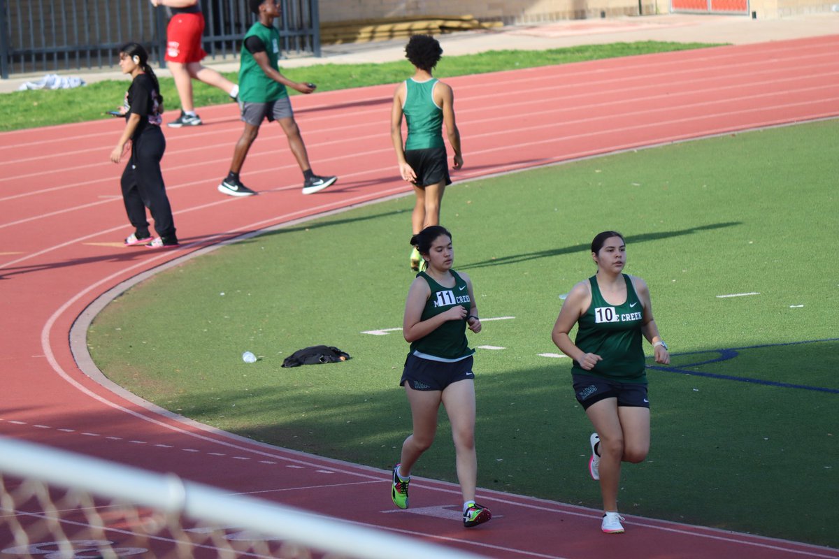 gabeandsniff's tweet photo. The Rams are off to a good start! @MCHS_Rams @MCHSAthleticDep @MaydeYearbook @MaydeCreekTF @MaydeCreekXCTF https://t.co/V0CB4RQ9Ue
