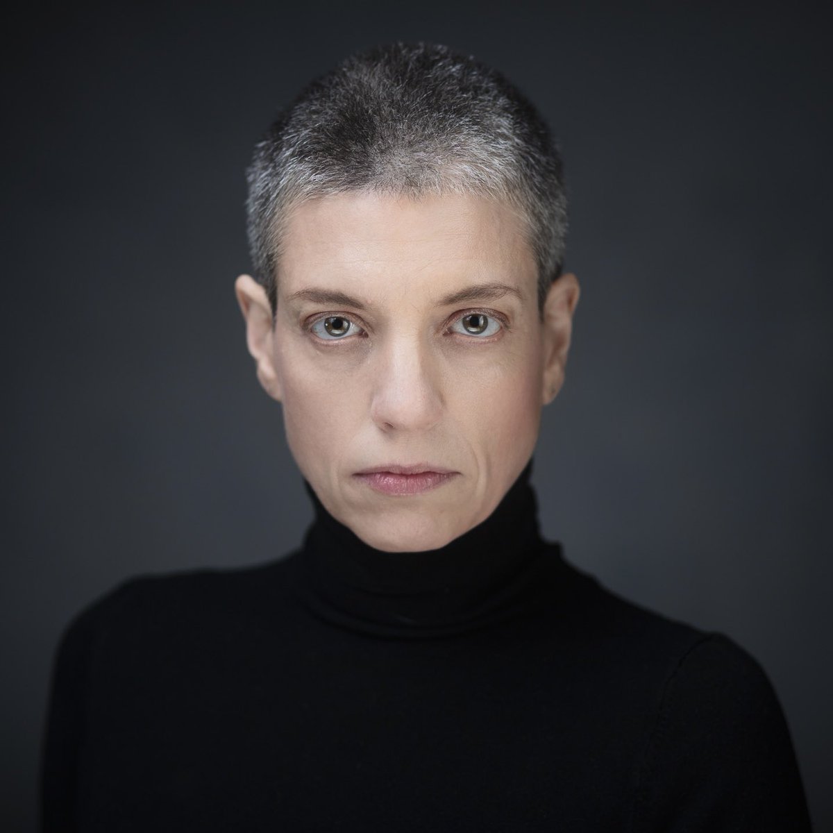 This is what’s happening - new headshots by the marvellous <a href="/foyersphoto/">Foyers Photography</a> (plus, new look!)