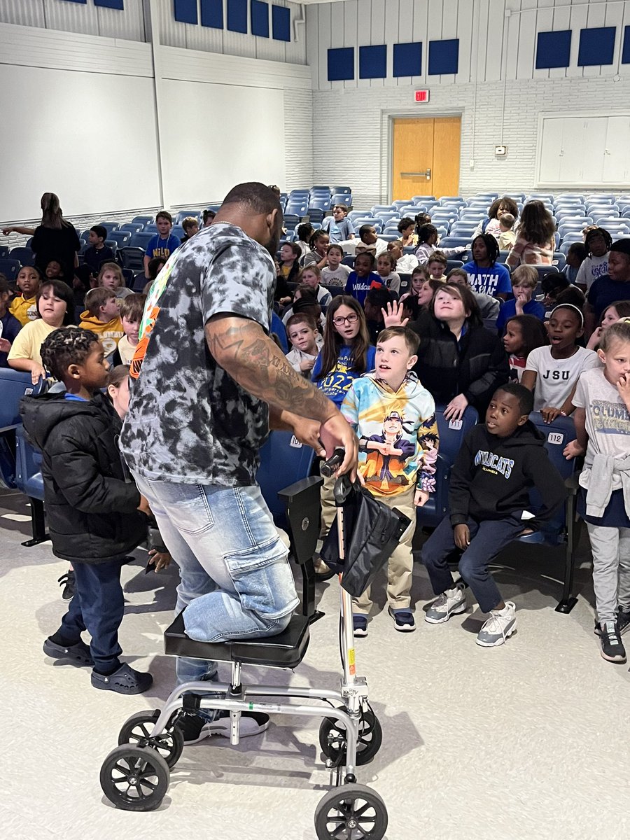 Grindkd_55's tweet photo. Thank you Columbia Primary and High School for letting me impact your students, athletes and teachers❤️🙏🏾 https://t.co/r9jKSksVO6