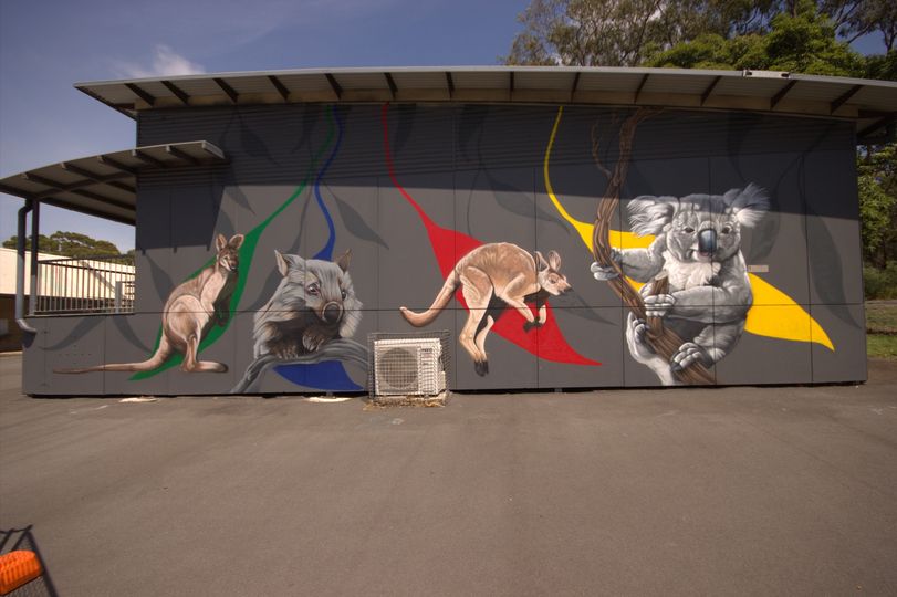 In 2022, the educators at @BalgowlahNthPS teamed up with us for a memorable project: a mural showcasing four iconic Australian animals, accented by eucalyptus leaves in the school's colors.
 #SchoolPride  #LoveWhereYouLearn #ruraled #nswteachers #EdLeaders