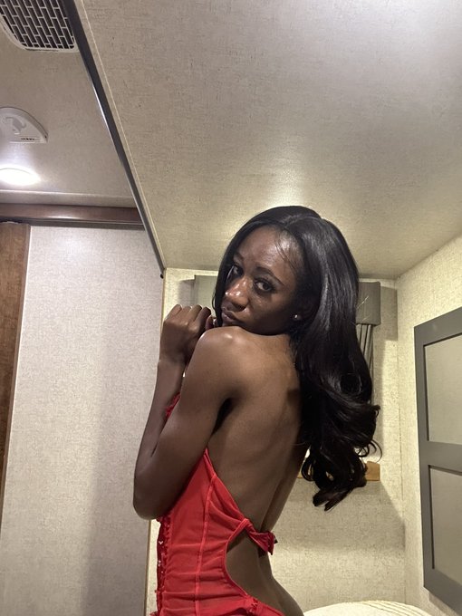 Is it the eyes or the fit? https://t.co/nS3RdEWJJF