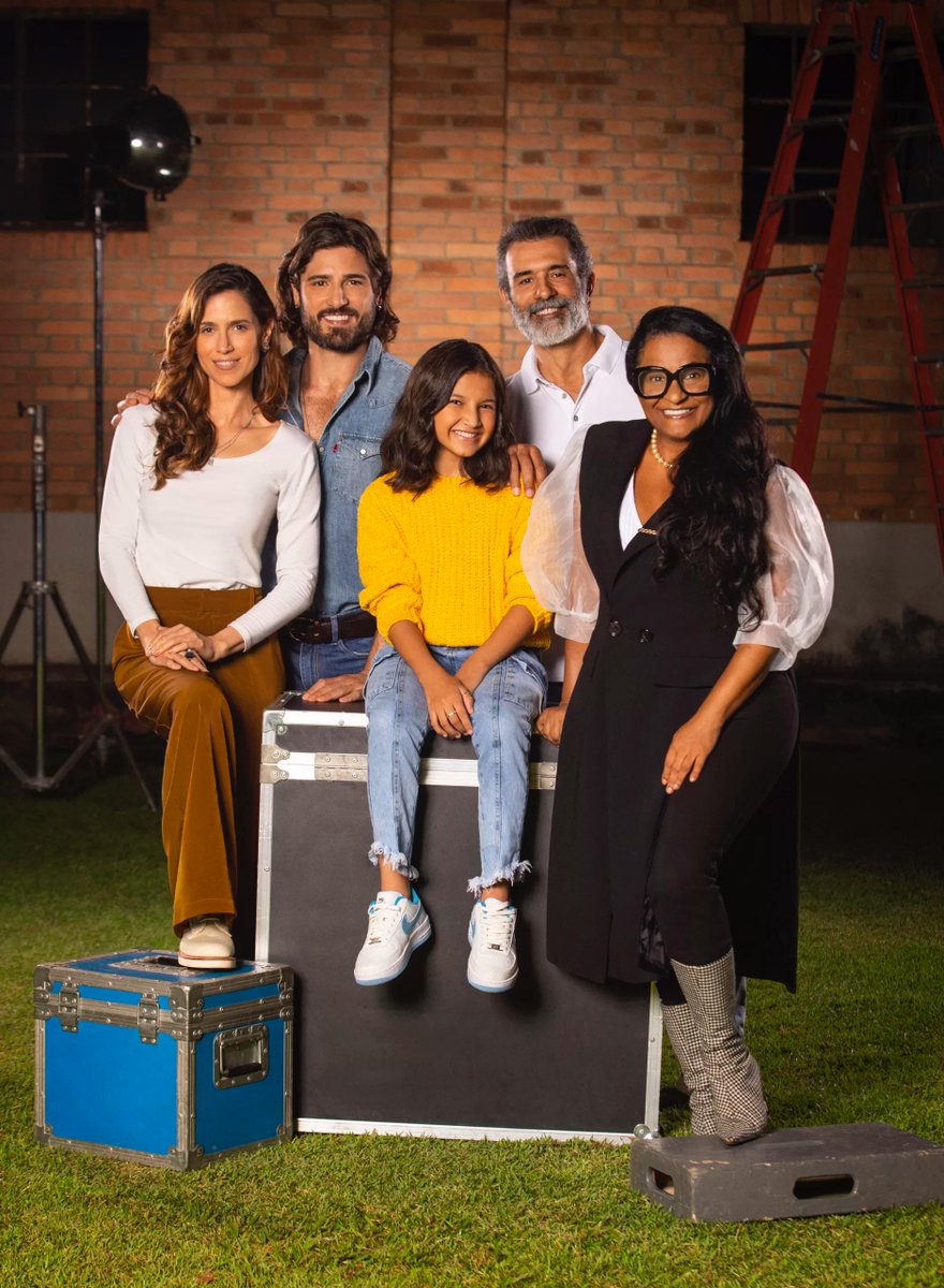 pasquim's tweet photo. E aí, já assistiram Luz, na @netflixbrasil? https://t.co/ERPUqnBo5f
