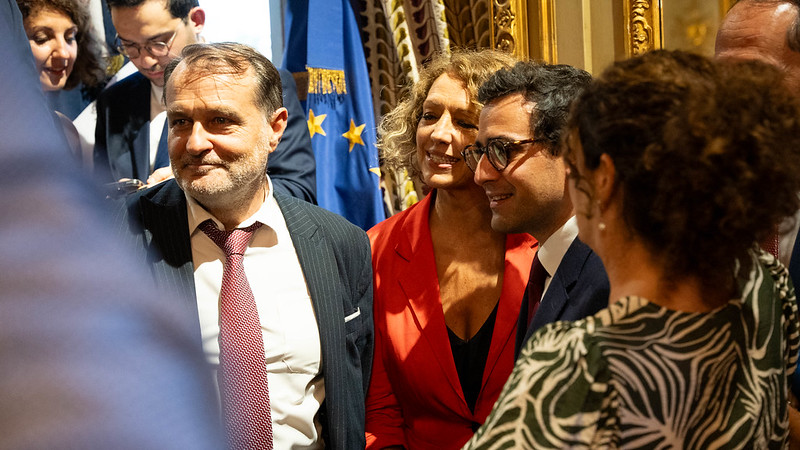 FranceArgentine's tweet photo. 🇫🇷🇦🇷Retour en images sur les échanges chaleureux, cette semaine à l'ambassade, entre le ministre de l'Europe et des Affaires étrangères, Stéphane Séjourné, et la communauté française d'Argentine. https://t.co/MdQL8j1MPq