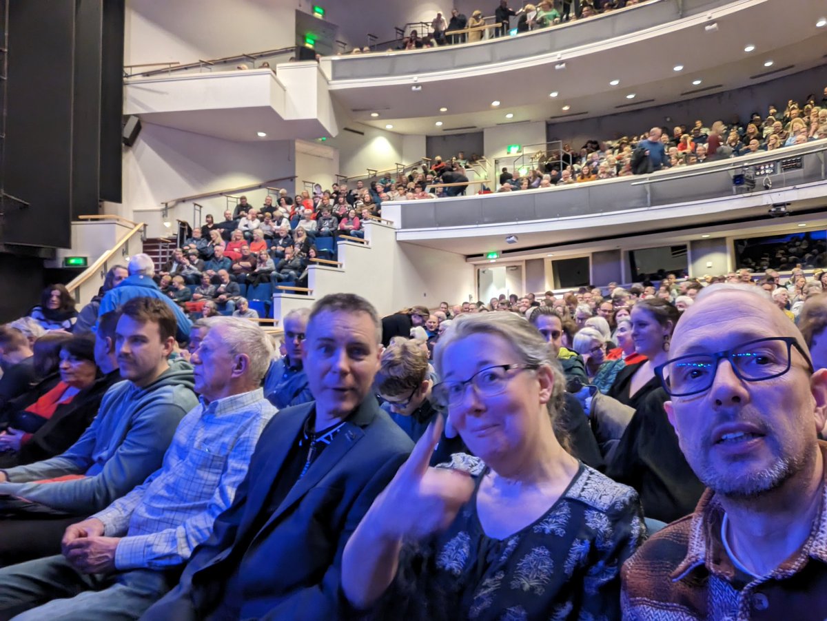 Wonderful way to spend an evening @wycombeswan watching @ISIHAClue with @TheRealJackDee, @fredmacaulay, @marcusbrig, @IAmPippaEvans& of course @thefridgeman. From the villagers who live in a hole, with #redkazoo