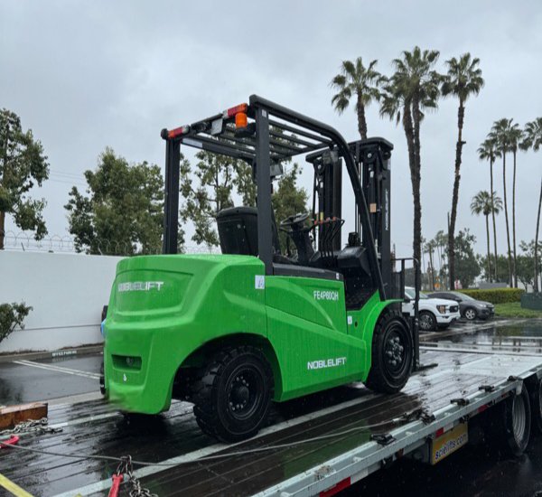 Another fresh delivery to my brother Brian Kannard for converting yet another customer of his into the latest technology of LITHIUM-IRON. 

This 80V FE4P60Q, 6000#, 189" will be amazingly worth the longevity for the customers operations. #noblelift #lithiumforklift #forklift