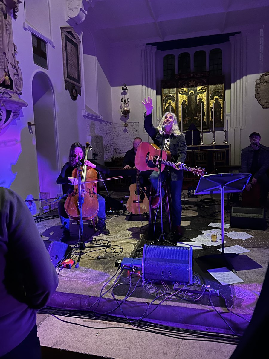 PerfidusAlbion's tweet photo. “He still does…” Britains finest troubadour at Old St Pancras church…
#kloot #bramwell https://t.co/RhPDSFEg85