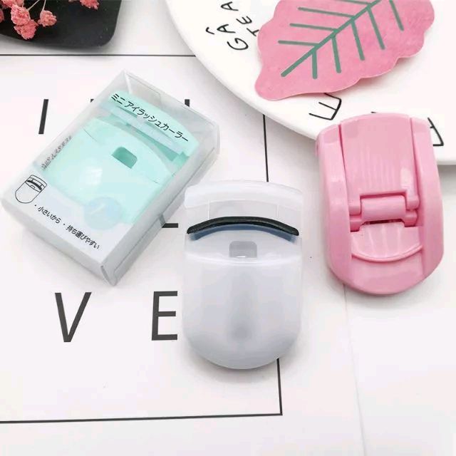 สินค้าน่าใช้ คลิปขนตา eyelash curler ธรรมชาติขดสไตล์คลิปความงามแต่งหน้าเครื่องมือ（ส่งแบบสุ่ม） ในราคา ฿9 ที่ Shopee shope.ee/8pNhrYvy0P?sha…