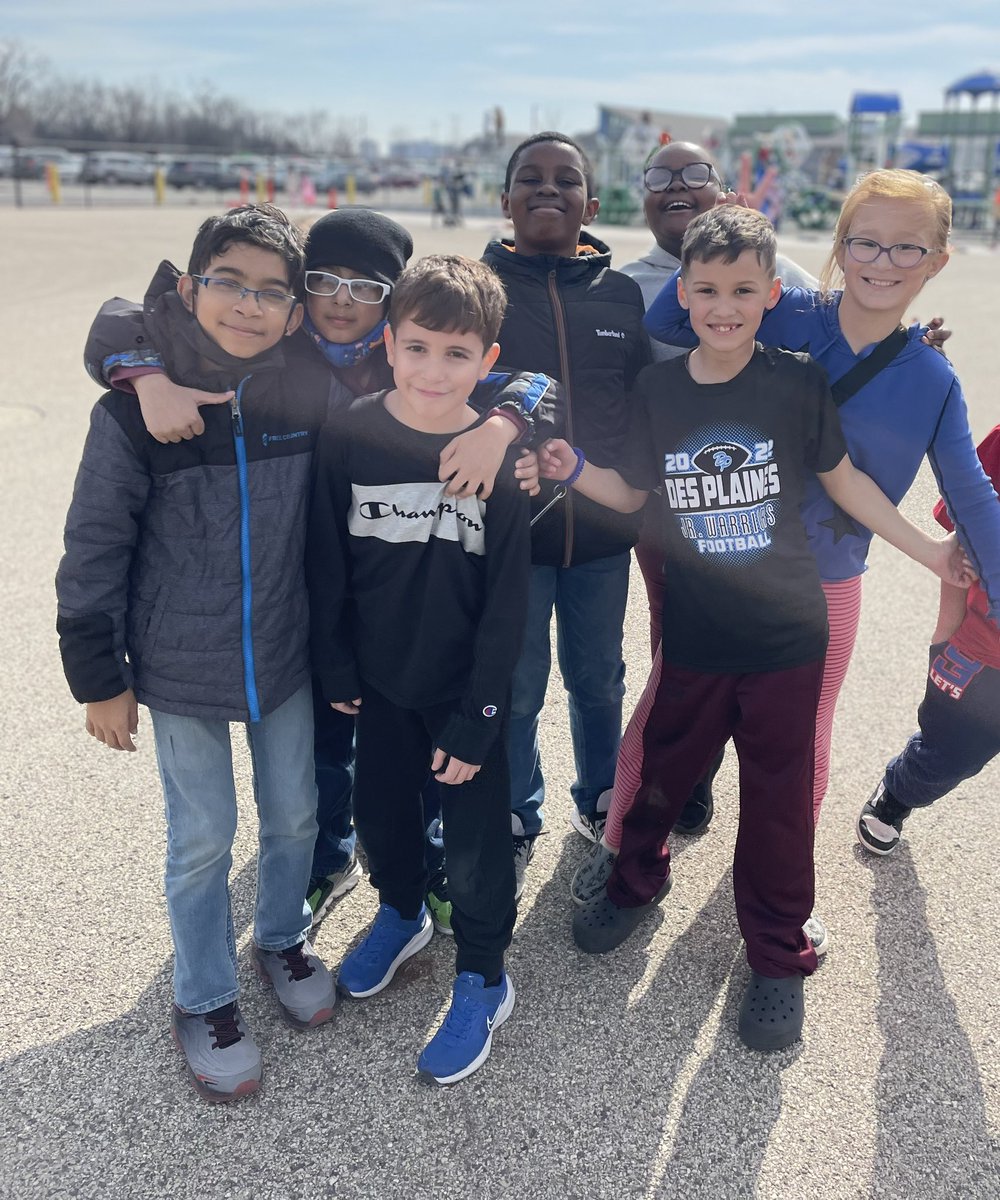 Elizabeth Russell tweet media