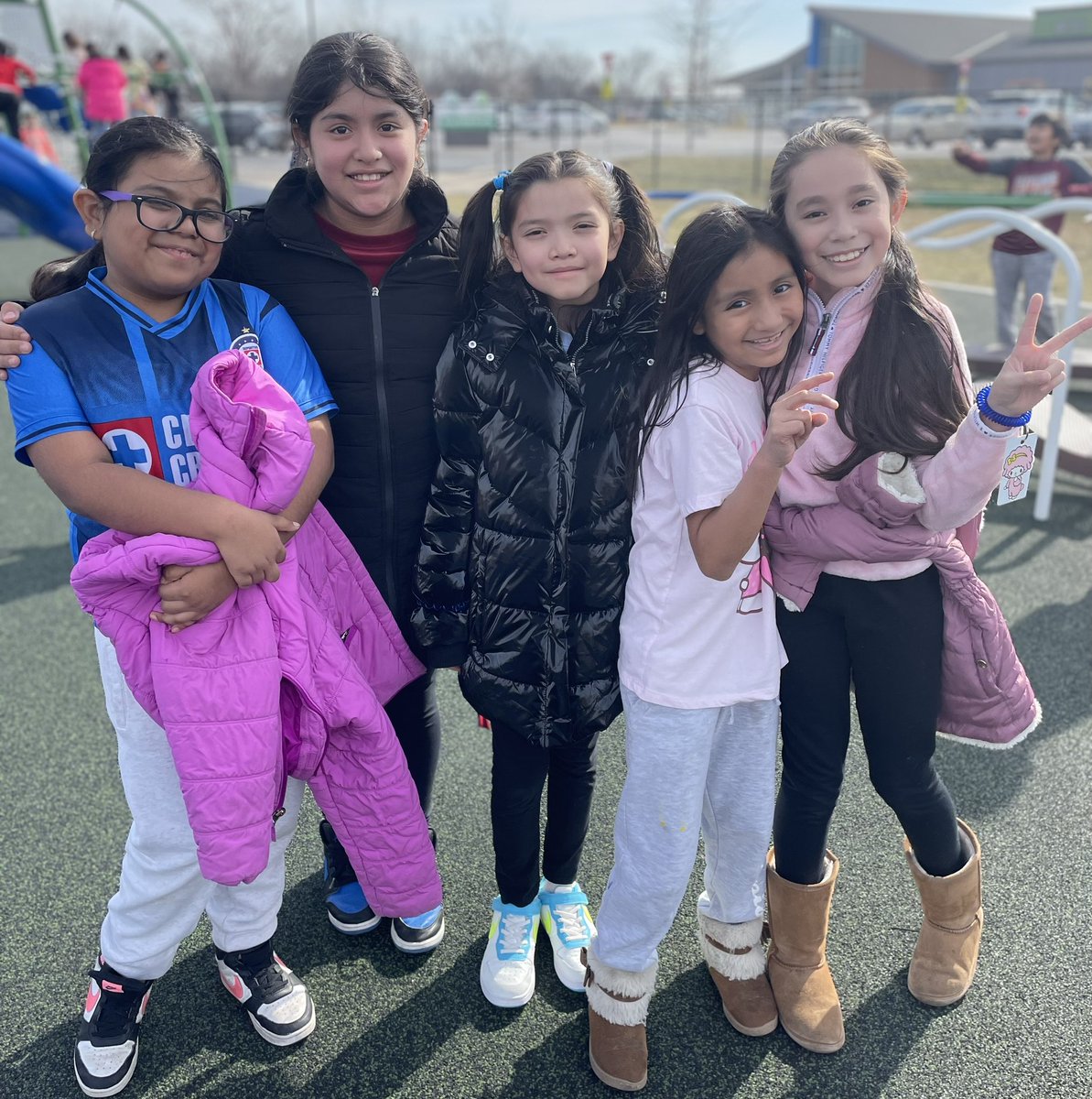 Elizabeth Russell tweet media