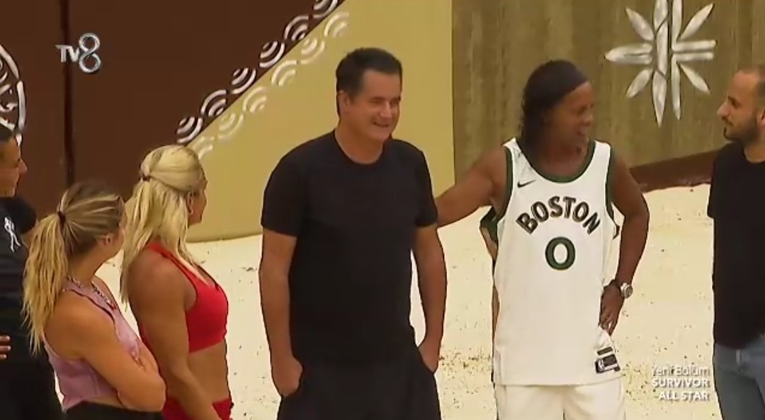 entelkafa's tweet photo. Acun olmak isimli çalışma sen dünya efsanesi Ronaldinho'yu adaya getir. Eller cepte Nagihan anlat. Sonra tüm hesaplar Ronaldinho Nagihan editi dolsun 😀 https://t.co/QgXssQvAms