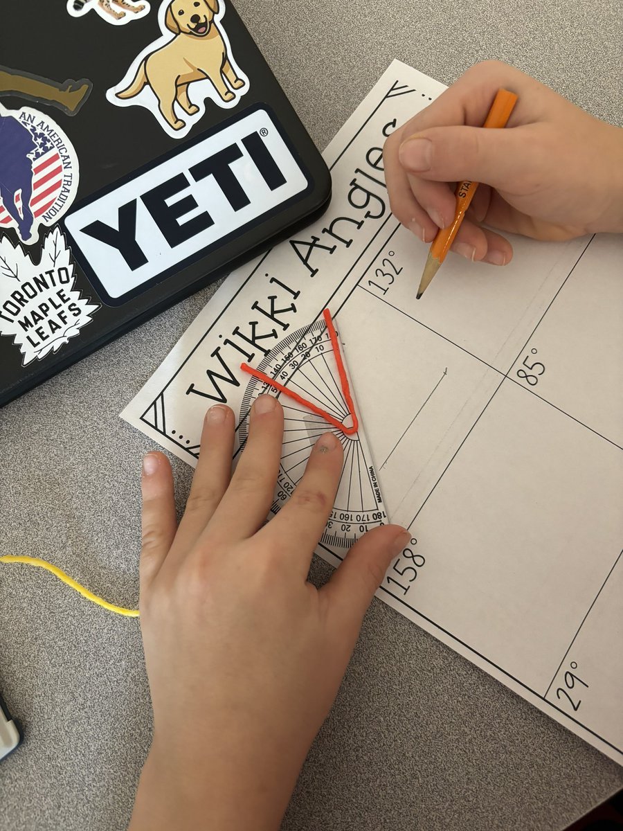 MsLongeway's tweet image. Wikki Stick angle fun! This is my fav way to introduce constructing angles! @FenelonTownship #tldsblearns #tldsbmath