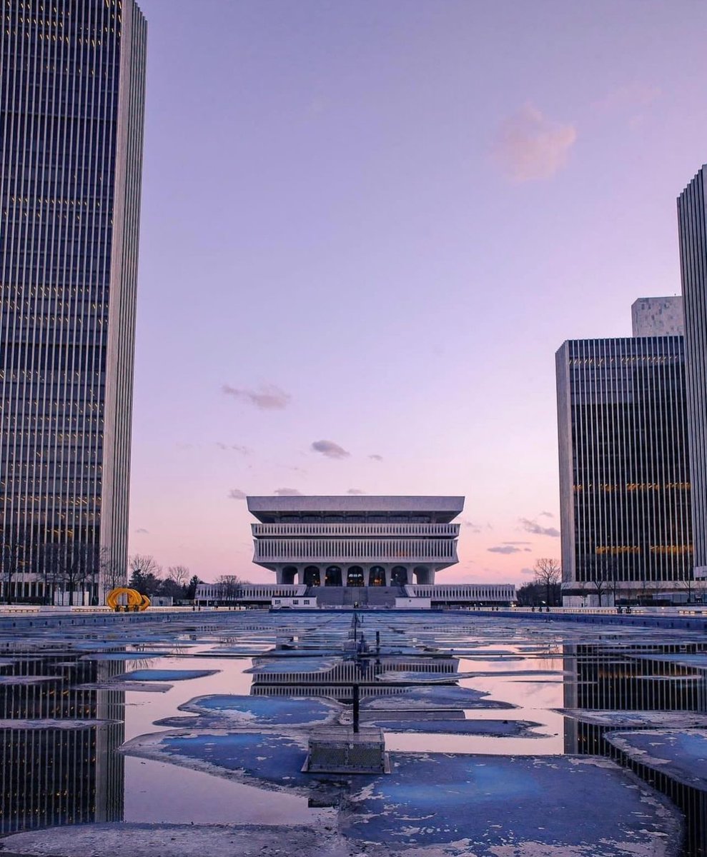 A pastel plaza sunset 🌆

The pools at the plaza will be filled no time 💦

📸: <a href="/Tony_Colasurdo/">Tony Colasurdo</a> 

#albanyny