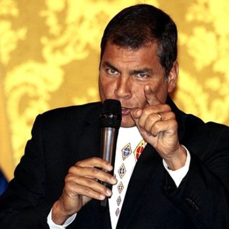 Sitio_Amarillo's tweet photo. Podrán lograrlo...? @DanielNoboaOk, ya que esto se convirtió en una pugna política haga algo para salvar al equipo mas grande del Ecuador de los secuestradores del CORREISMO... @aguschmer @DianaSalazarM2 #SOSBSC https://t.co/ubcpc3Zimn
