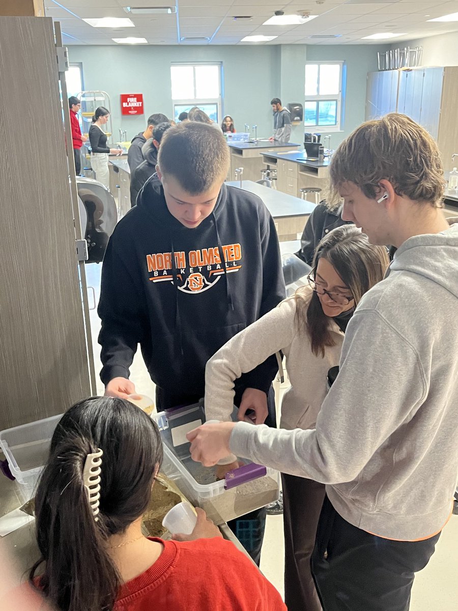 EdMK32's tweet photo. Buildings built, generators filled…tomorrow is tsunami day!!! #eagleslearntogether 🧡🖤🦅 https://t.co/Hr48TnfegT