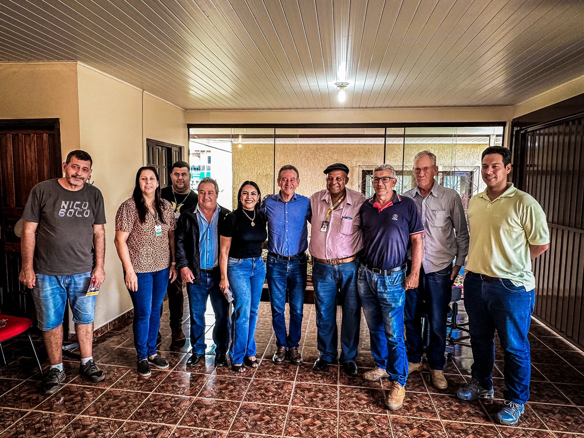 ProfessorLemos's tweet photo. #lemosnaestrada | Na tarde desta quarta-feira (21/2), em Tibagi, nos reunimos com lideranças do município. Vereadores, secretários e comunidade. Uma boa conversa sobre a conjuntura nacional e estadual e a prestação  contas do nosso Mandato. 
#lemossemprepresente #lemosnaluta https://t.co/QfgMLV08vv