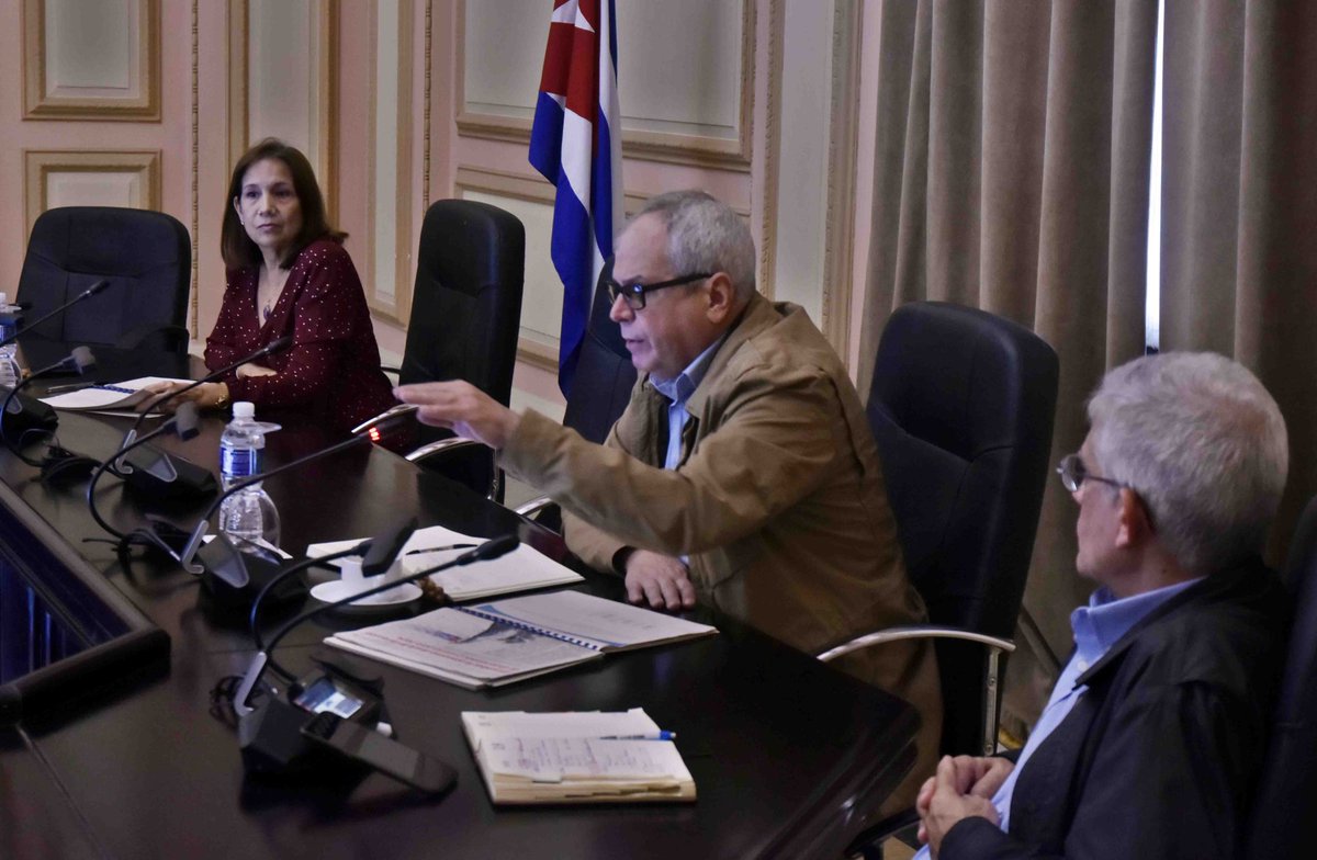 AsambleaCuba's tweet photo. Desarrollado hoy Balance de la Administración de las Oficinas Auxiliares de la @AsambleaCuba🇨🇺, encabezado por @anamarianpp y @HomeroAcostaA 

Colectivo comprometido por continuar avanzando con unidad, corrigiendo distorsiones existentes y fortaleciendo la labor del #PoderPopular https://t.co/j0ebqvcUYg