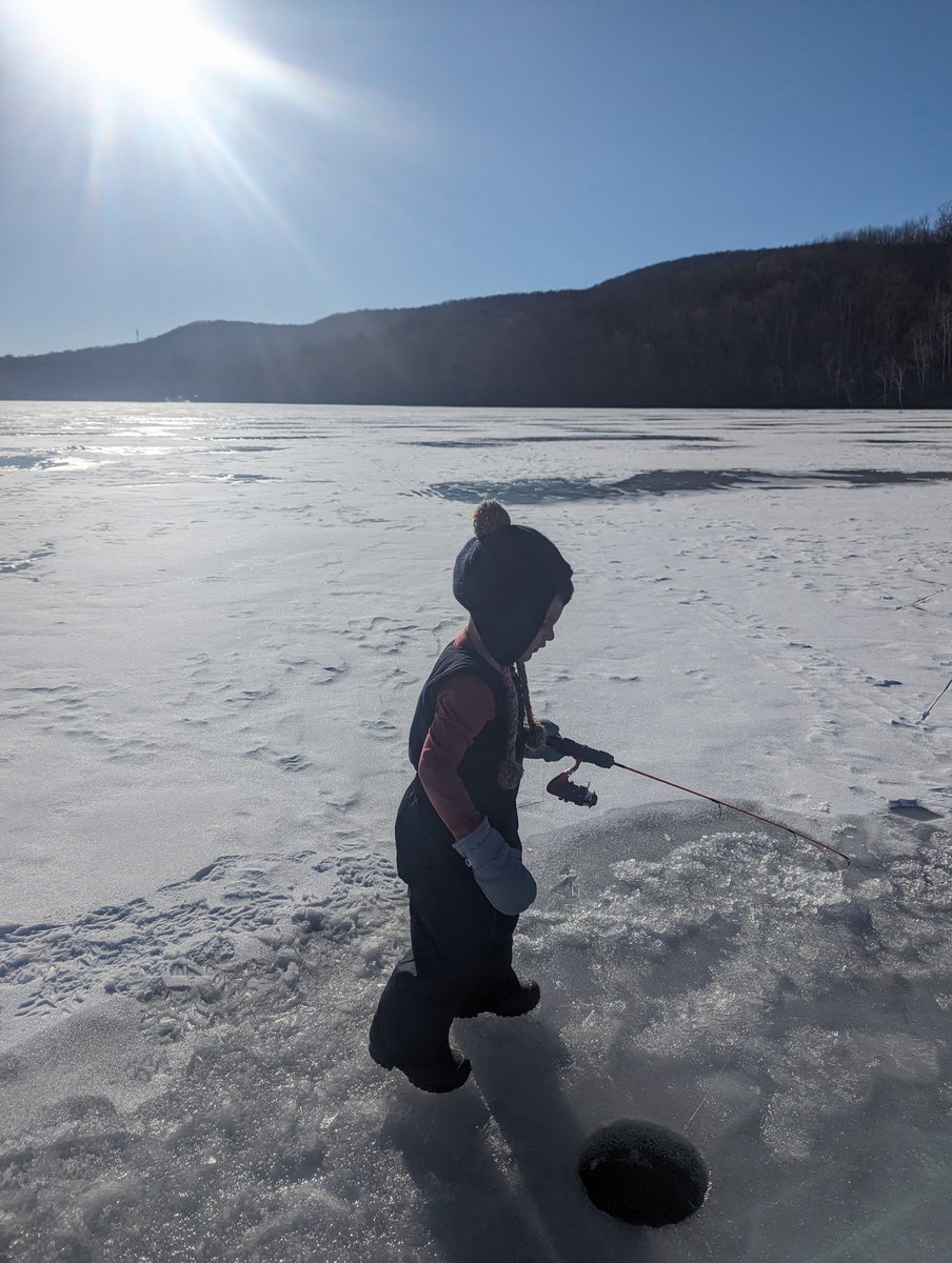 easter_nor's tweet photo. Top 10 ice fishing day. My son's first time ice fishing. https://t.co/eRmR7CMRMw