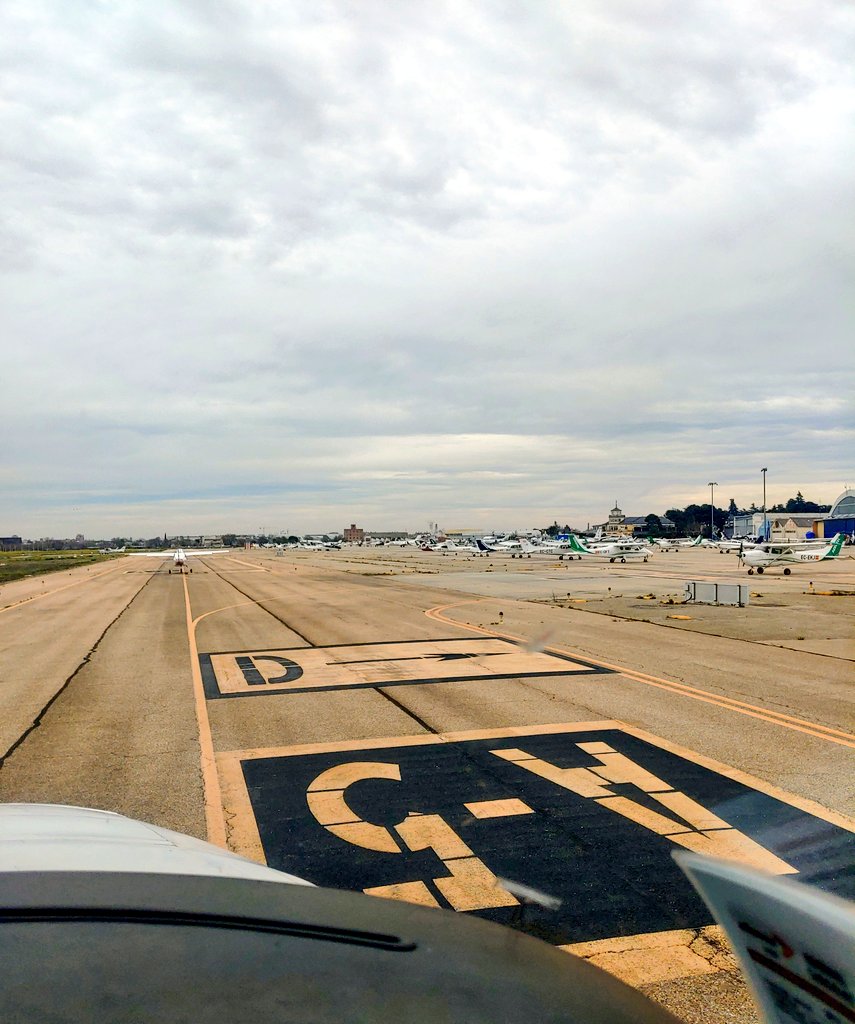 ivancp25's tweet photo. El "pequeño #Barajas". Hoy a tope de tráfico. Manteniendo posición en Alfa-5, en la rodadura principal de #Madrid #CuatroVientos #LECU, a la espera de que nos toque turno para entrar, alinear y despegar por la pista 27 rumbo a #Melilla #GEML.
🇪🇦 21-02-24 👨✈️ #Eliance #GrupoEliance https://t.co/OW6cT8iVng