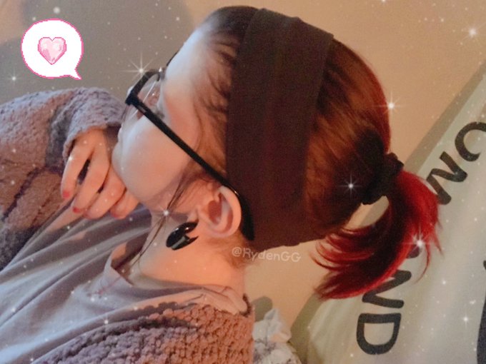 sometimes i&rsquo;ll sit back and forget i have a ponytail since i&rsquo;m so used to short/no hair and it startles<a href="/tag/mvsales"class="tags"><span>#mvsales</span></a>