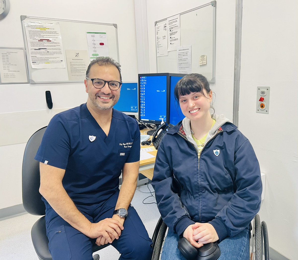 Had the fabulous @bbc @cbbc #BluePeter presenter Abby Cook visit the Hand Unit today Salford Royal Hospital. An honour to host the team and fulfilled a lifelong ambition to get a #bluepeterbadge #hardworkpaysoff kids 😉 🙌🏽