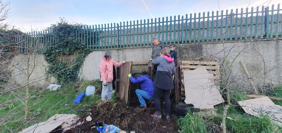 Wonderful to be back at Pairc Eóin after all the rainy Tuesdays. We turned the compost, great workout with plenty of help. Birdsong as always here is rich and varied. Lovely evening. @CorkHealthyCity @SHEP_Ireland @corkcitycouncil @hazelahurley @creativ