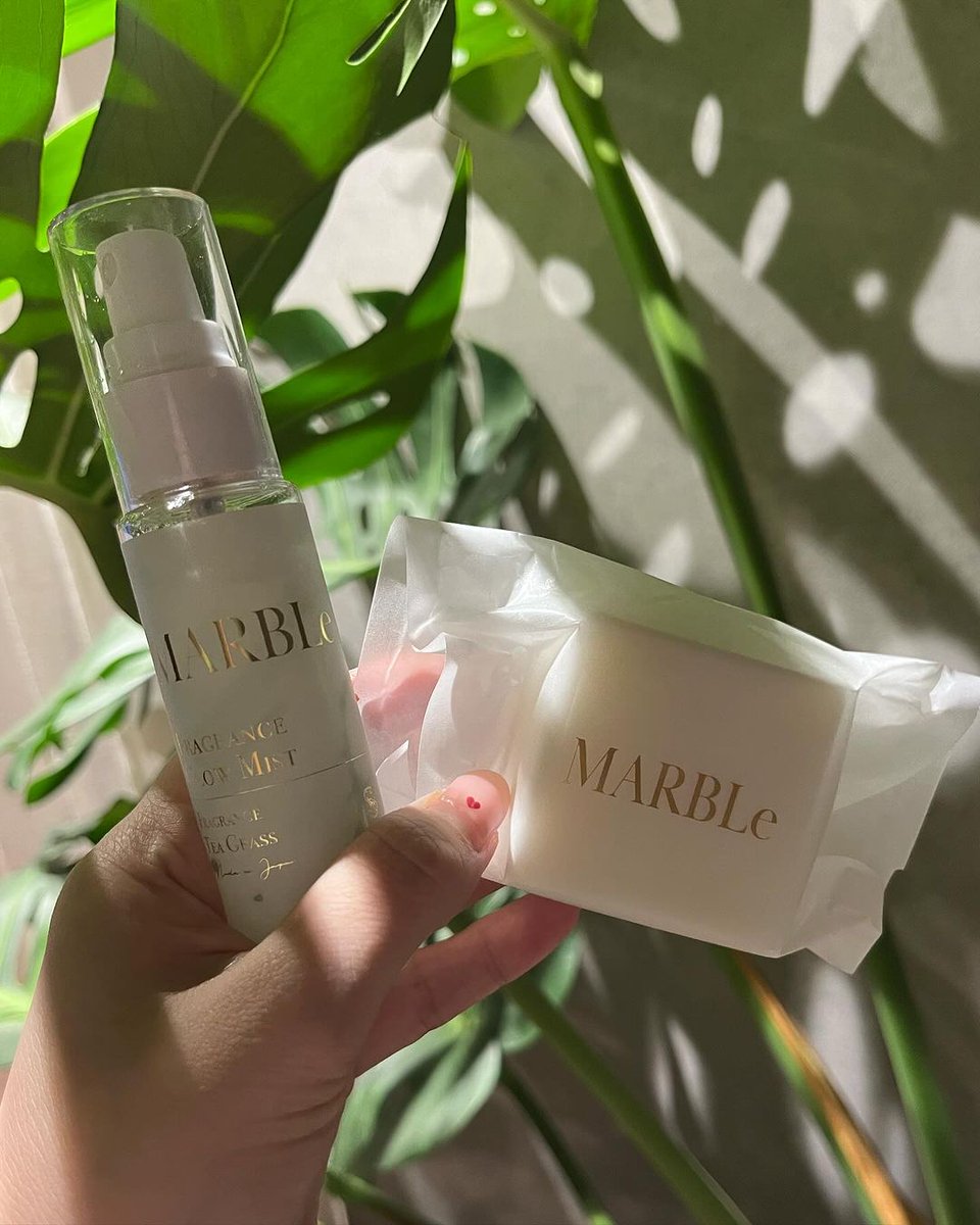 encrew_official's tweet photo. 数量限定✨
『SWATi MARBLe（スワティーマーブル）』

マルチミストは乾燥しがちな肌や髪にみずみずしいツヤを与えてくれる💖

モイストソープはリッチでクリーミーな泡立ちで、
しっとり洗い上げてくれる🧼

どちらもいい香りで癒される🫧

#encrew #encrewcosme #石鹸 https://t.co/N0j8puA2xb