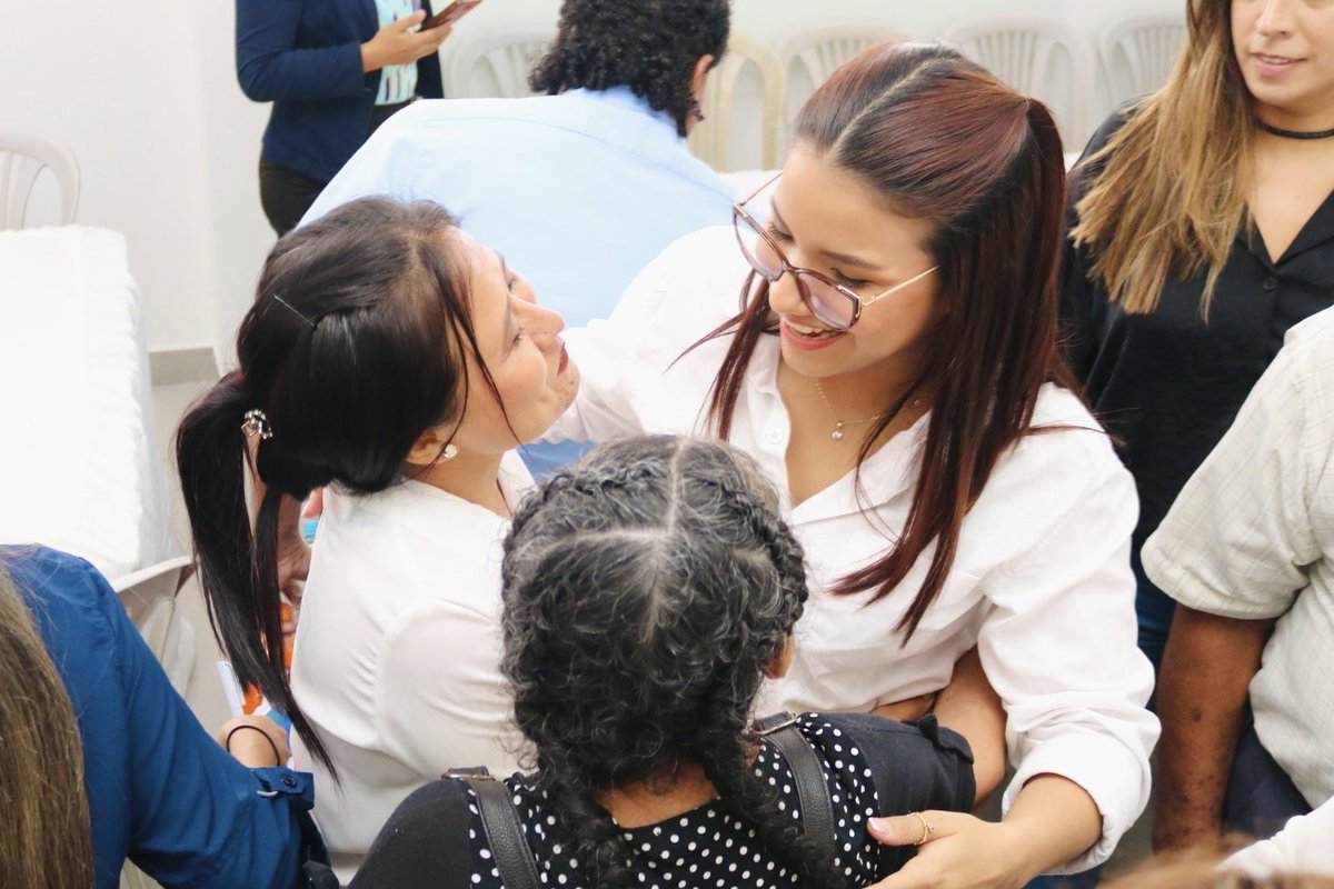 JulyAlvarezLoor's tweet photo. 🔵Compartir Ciudadano #14🔵 @DASEAlcaldiaGye @alcaldiagye 

📍Casa Rosada 

#AlcaldíaDeGuayaquil @AquilesDAH https://t.co/arPNs2D5Dy