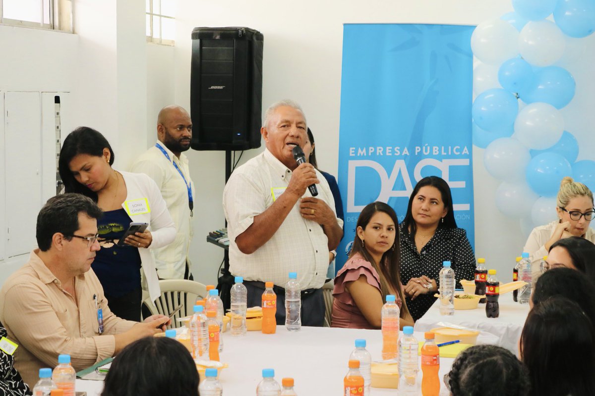 JulyAlvarezLoor's tweet photo. 🔵Compartir Ciudadano #14🔵 @DASEAlcaldiaGye @alcaldiagye 

📍Casa Rosada 

#AlcaldíaDeGuayaquil @AquilesDAH https://t.co/arPNs2D5Dy