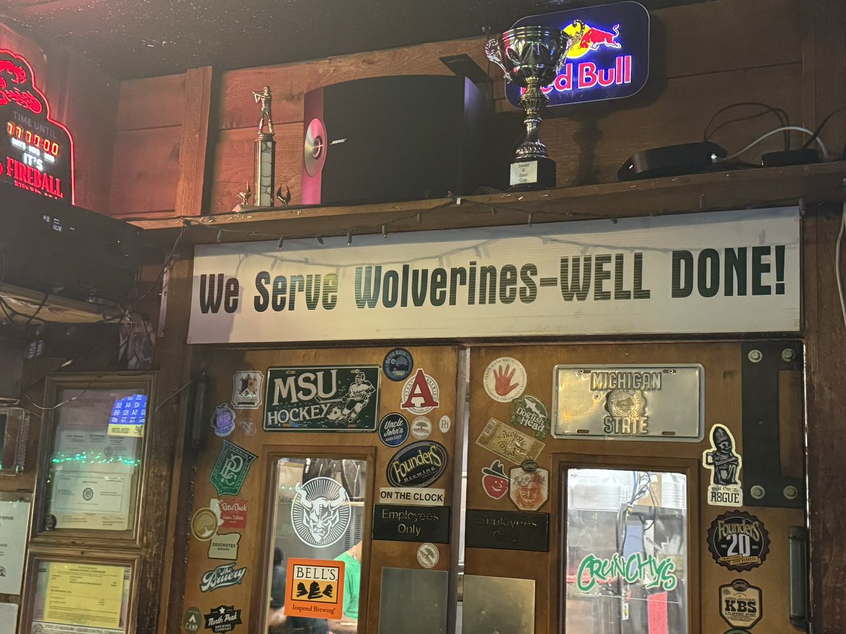 ToddGirdis's tweet photo. Fantastic day of learning in East Lansing, 50 degrees and sunny and a visit to a couple classics for MSU Alumni! Go Green. Some things are still served true when your heart bleeds green and white!😂💚🤍 https://t.co/KFLhXB9M3H