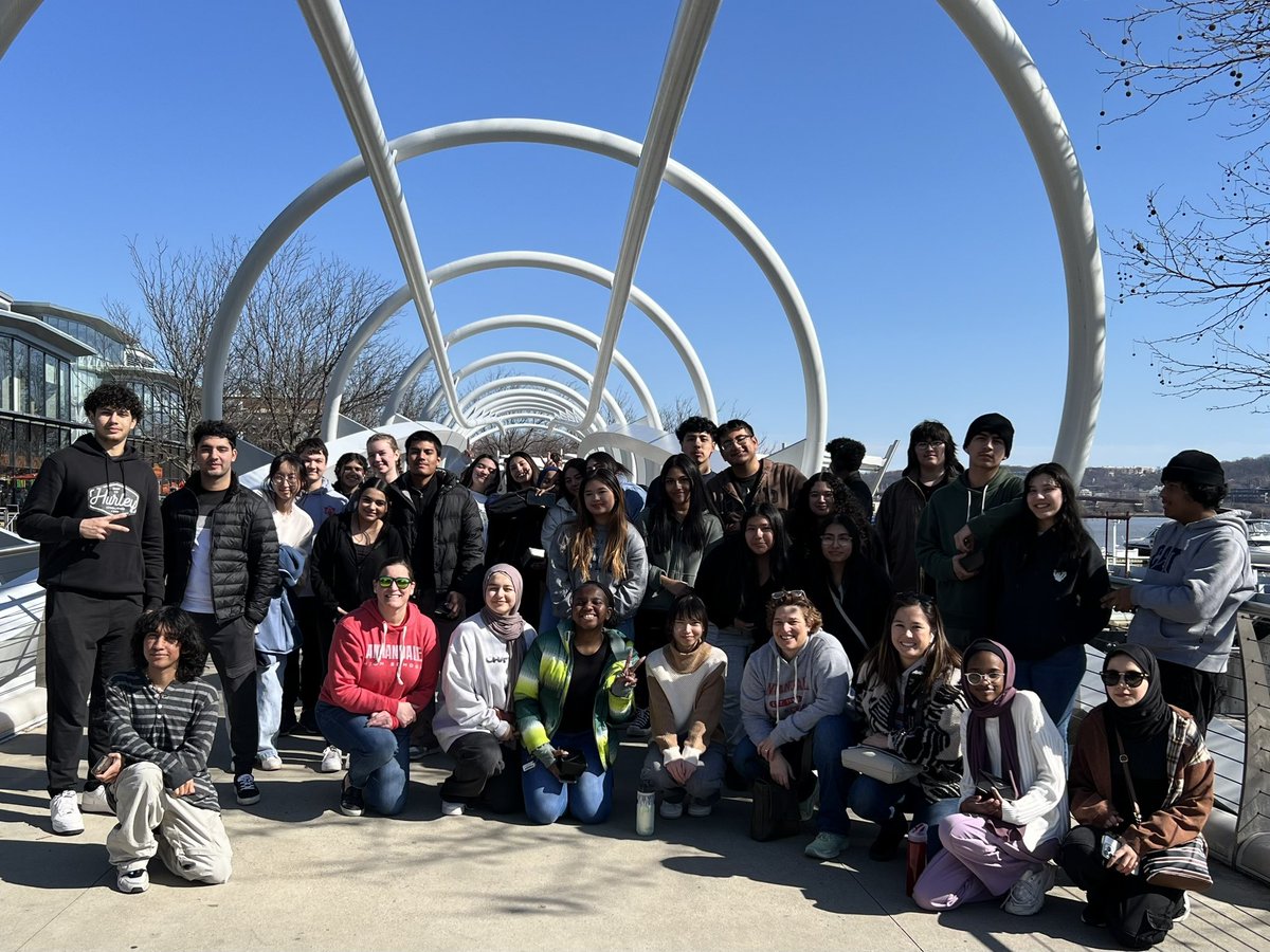 MrsKapSays's tweet photo. Proud of our @AnnandaleAtoms who peeled, chopped, mixed, weighed, and packaged food @dcck today. A special way to honor @UN’s #SocialJusticeDay, and the students represented our community well as Ethical &amp; Global Citizens. #POGskills #GoAtoms @AHS_ESOL @AtomicTeacha @ShawnDeRose https://t.co/o8C06Fjbpu