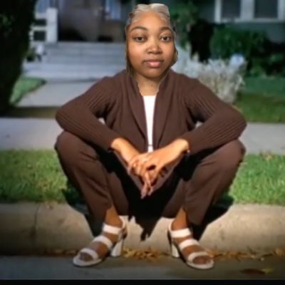 Therealkorean_'s tweet image. I know I’m sitting but as long as I got on my Monica shoes, I’m still standing on business #WADDUP #NewProfilePic