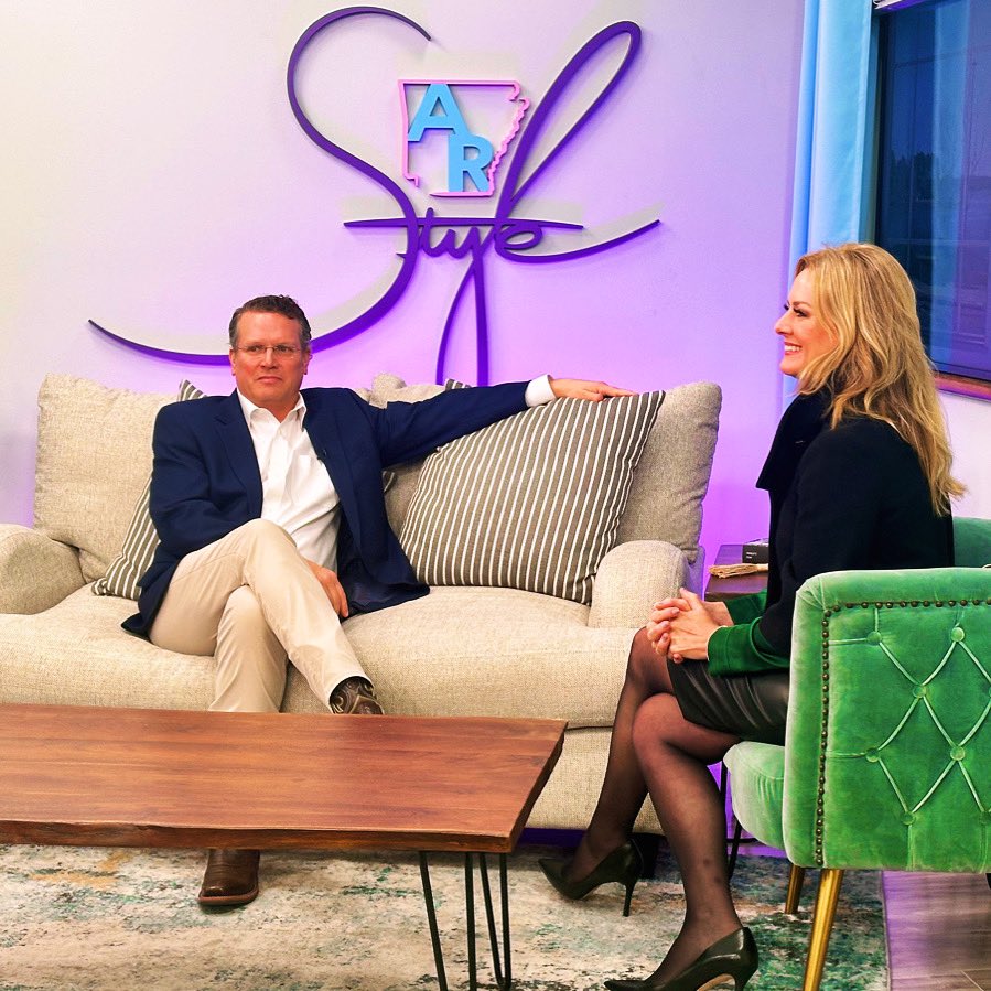 EncoreBank's tweet photo. Be sure to tune into @KARK4News Arkansas Style with Nichole Niemann tomorrow! Phillip Jett, our Chief Banking Officer, had the opportunity to discuss how Encore Bank is #BuildingSomethingDifferent!
#WeWinTogether
Member FDIC https://t.co/oksJTaHRNx