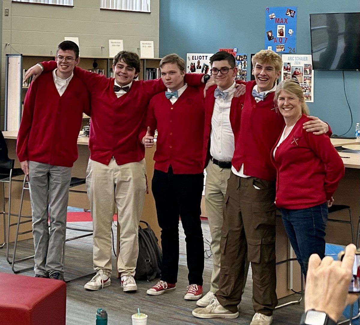 3hennmama's tweet photo. @kingsathletics Congratulations to the 2024 AQT Seniors! https://t.co/gazHowNhL5