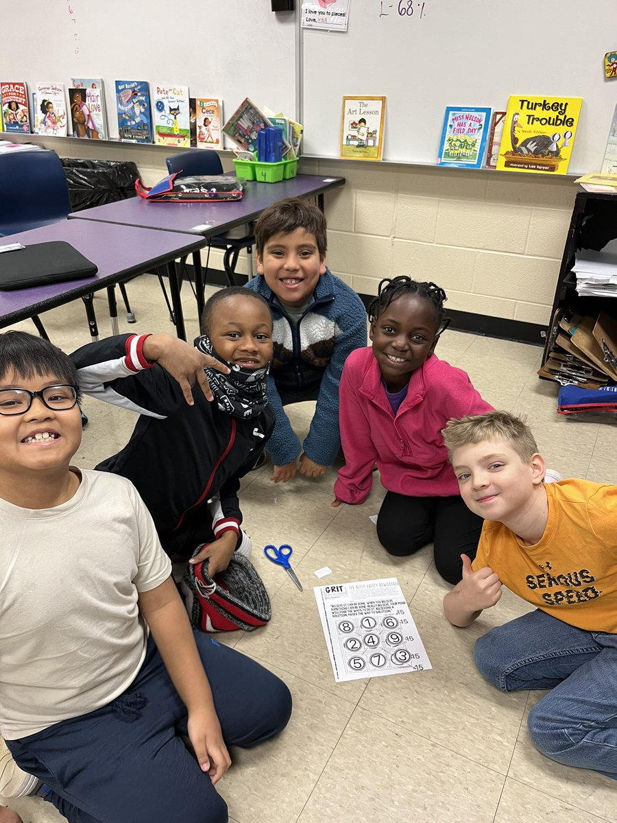 MirandaYoung2's tweet photo. Today in guidance we learned about Growth Mindset, Grit and The Power of YET 🧠🗣️✏️ @BGISDgaryfields @BGISD https://t.co/ImEixxlsJz