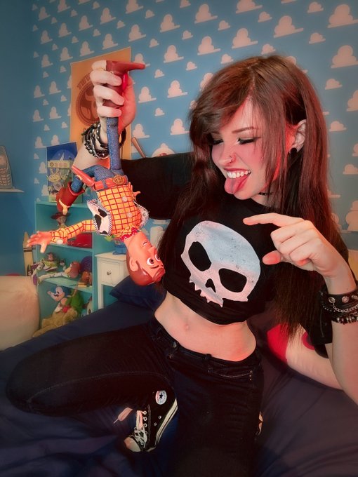 I wish I could pick you up like this and bully you tehe https://t.co/fKL5ZhYnFR