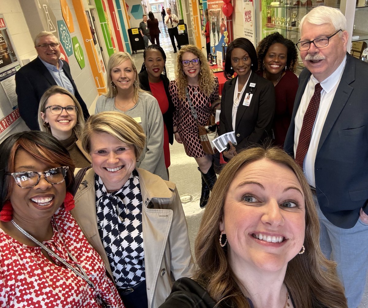 Leah_Carper's tweet image. So great seeing you today! 💙

It was fun to hear @SteveTroxlerNC chat with our students about his work and then watch them show him their work.

Thank you @CTruittNCDPI for spending time with us here in @GCSchoolsNC !!  I loved watching you engage with our students and teachers…