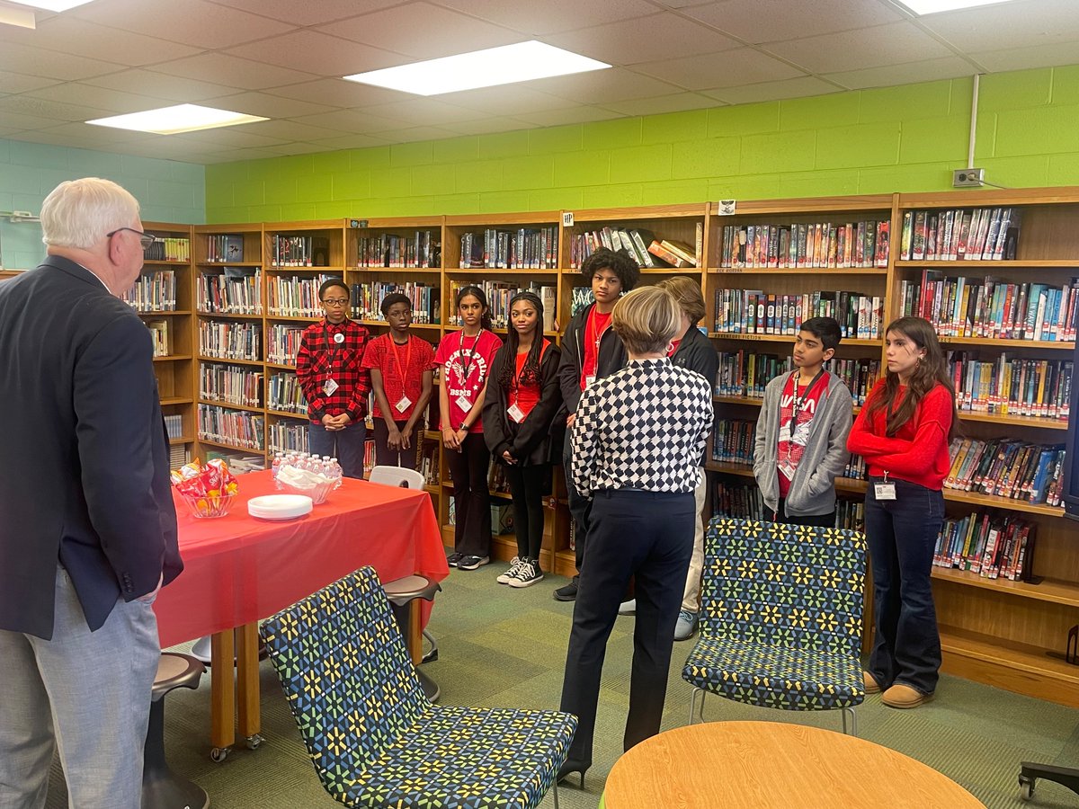 DiggsTosha's tweet image. Visit to @BSMSPhoenix  in @GCSchoolsNC  was phenomenal! Collaboration , engagement &amp;amp; empowerment rule the learning environment! @CTruittNCDPI,
@SteveTroxlerNC  &amp;amp; teams engaged in student learning, staff dialogue &amp;amp; the many opportunities offered. #BetterTogether #AlwaysLearning