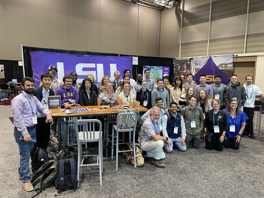 A small contingent of the total #LSU presence at this week's Ocean Sciences Meeting #OSM24 in New Orleans, sharing world-class research and celebrating 70 years of the LSU Coastal Studies Institute.
#ScholarshipFirst @LSU_CCE @lsuscience @LSUEngineering @theAGU