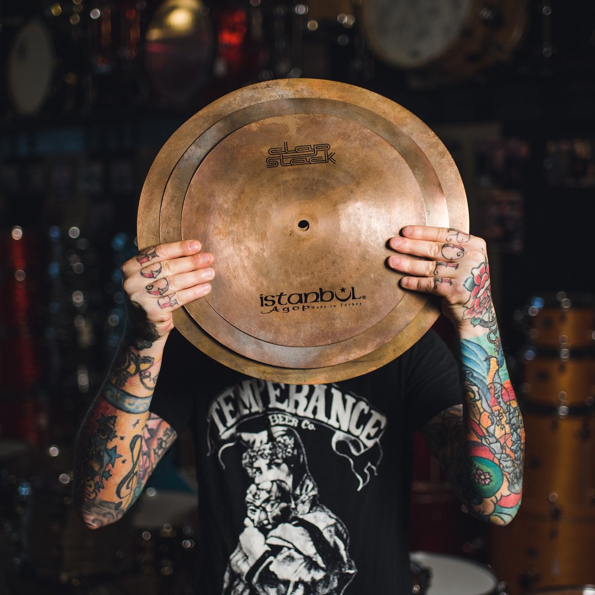 The authenticity of the @IstanbulAgop Clap Stack is truly insane! Who needs samples anyway... Shop Istanbul Agop Cymbals today at Chicago Drum Exchange! bit.ly/3Df3Pt2 #CDE #chicagodrumexchange #chicagomusicexchange #Istan #CMElovestrades #gearwire #gearybusey