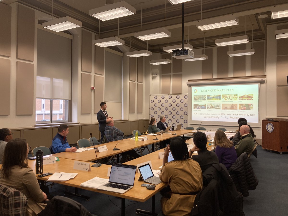 The @CityofCincy hosted the 1st meeting of the Environmental Advisory Board! The Board will provide guidance on policy, #GreenCincinnatiPlan work, & measuring climate action impact. GU's @savsullivan sits on the Board & is excited to support a more equitable & resilient Cincy.