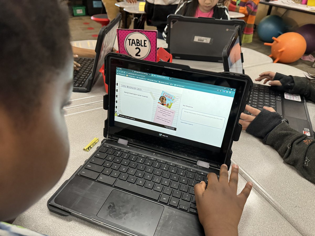 We used @PearDeck to practice typing short constructed responses. We graded a few responses using a SCR rubric and discussed how we could edit a response to meet the requirements for a higher score! @CFISD_ELAR2_5 @HooverCFISD