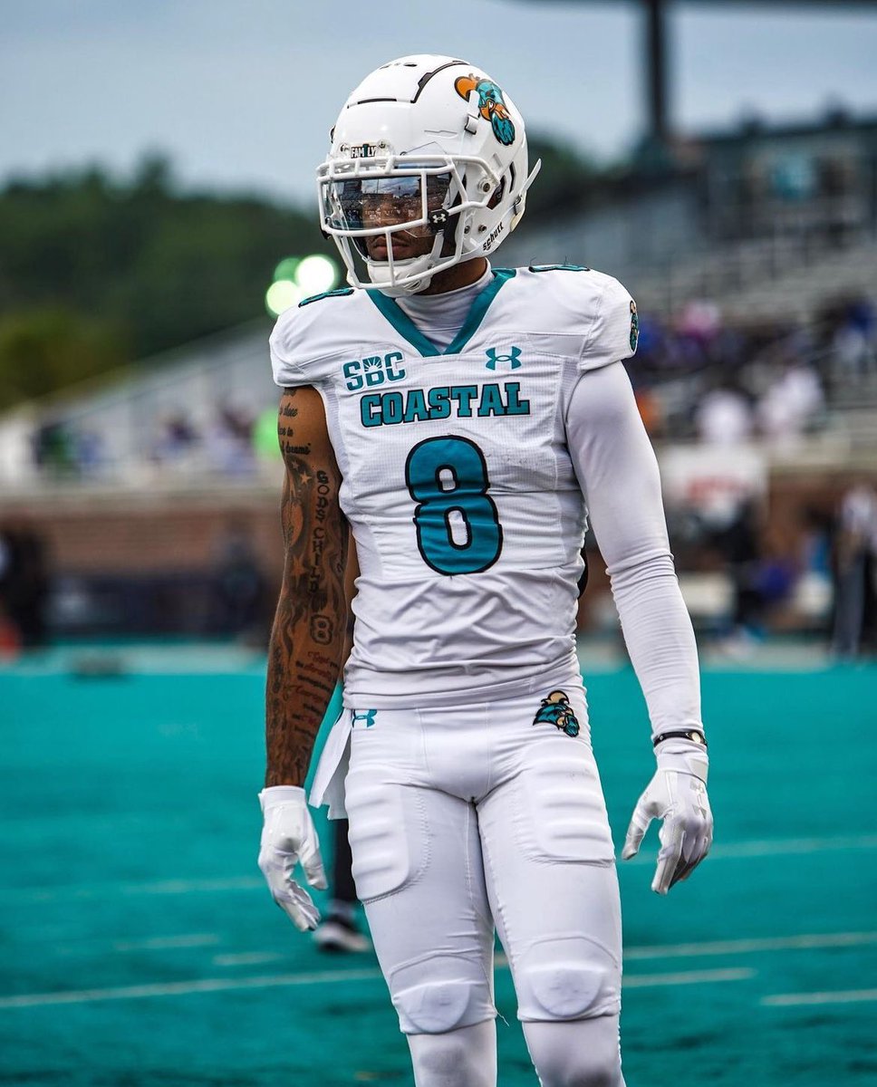 After a great conversation with <a href="/CoachParks84/">Coach Parks</a> I’m blessed to receive an offer from Coastal Carolina! #BallAtTheBeach