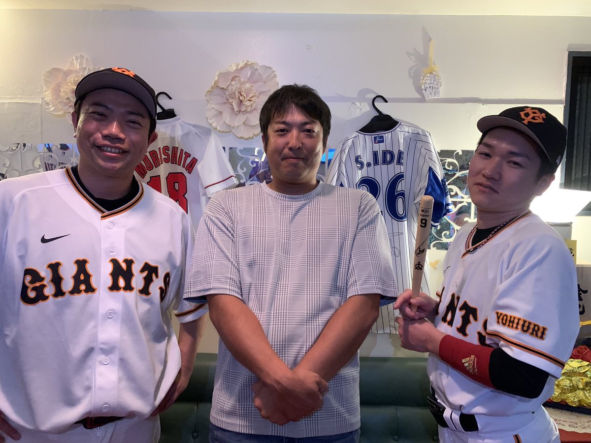 idesho26's tweet photo. 昨晩は監督とハヤトが来てくれました✌️
さすがにこの2人は緊張します💦
#那覇市松山 https://t.co/PdIom08xVr