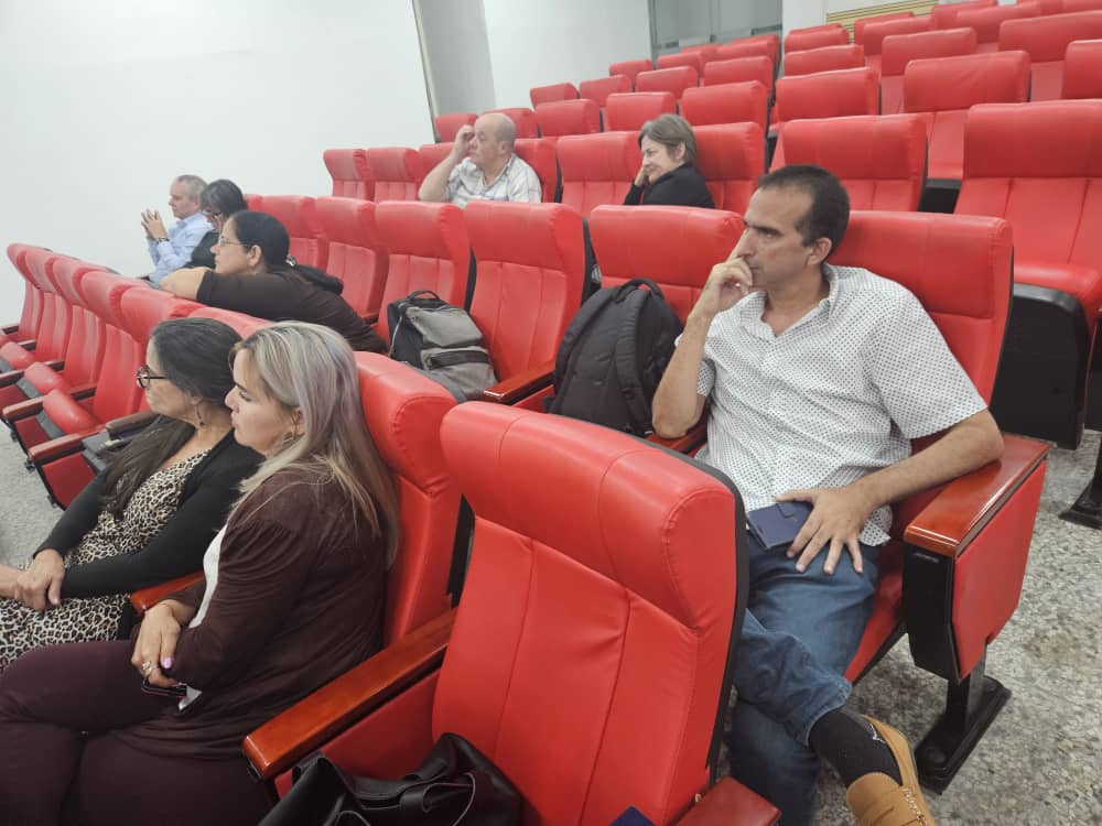 CIDEM_Cuba's tweet photo. Hoy se obtuvo la autorización del @MINSAPCuba para la realización del ensayo clínico fase 1 del JM-20, un producto innovador primero de su clase para el tratamiento de diferentes enfermedades neurológicas. @CIDEM_Cuba avanza!!! @AlejandroSal2 @MaydaMauriBCF @BioCubaFarma https://t.co/FEfCRd7ipZ