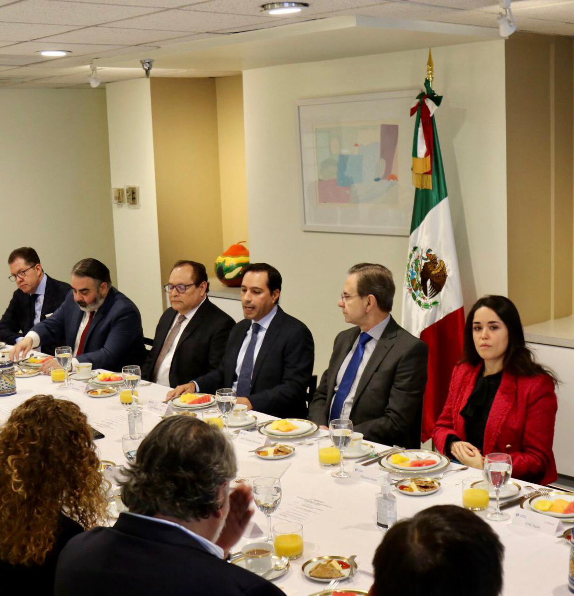 #Yucatán llega a #WashingtonDC. Dimos la bienvenida al gobernador Mauricio Vila (@MauVila) en reunión de trabajo con la @USMexicoFound y representantes de empresas e industrias para promover la inversión y el desarrollo en #Yucatán y el sur - sureste mexicano.