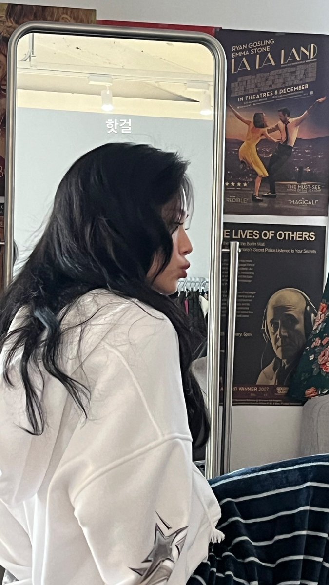 bibi_updates's tweet image. 240221 binaaaaaas (Bibi's makeup artist) Instagram story
#BIBI @nakedbibi #비비