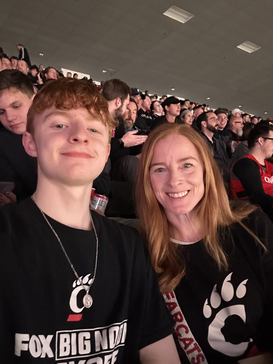 jofeldy's tweet photo. Let’s Go #bearcats https://t.co/13O8JjoYuE