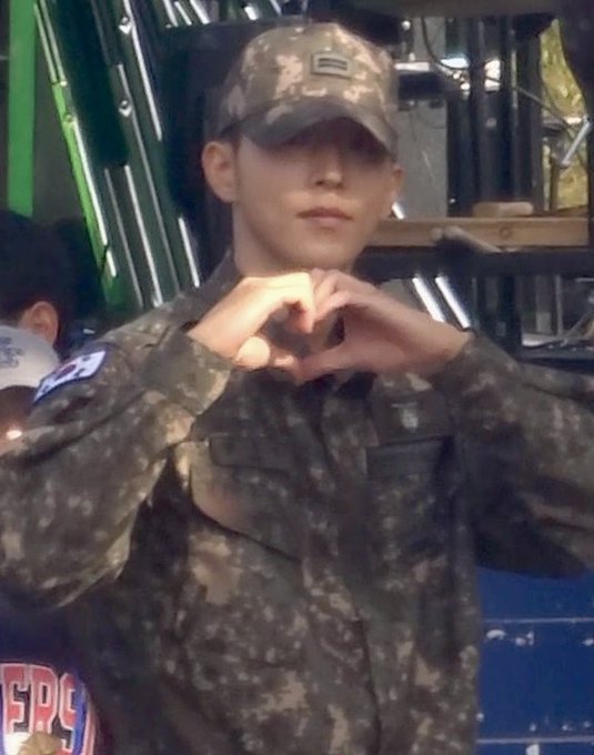 ihyeonj75952596's tweet photo. 하트 이렇게 예쁘게 하는 사람 처음봤어 
남주혁 생일 축하해 🥳
#HappyJooHyukDay #NamJooHyuk https://t.co/b9K28WQBV1