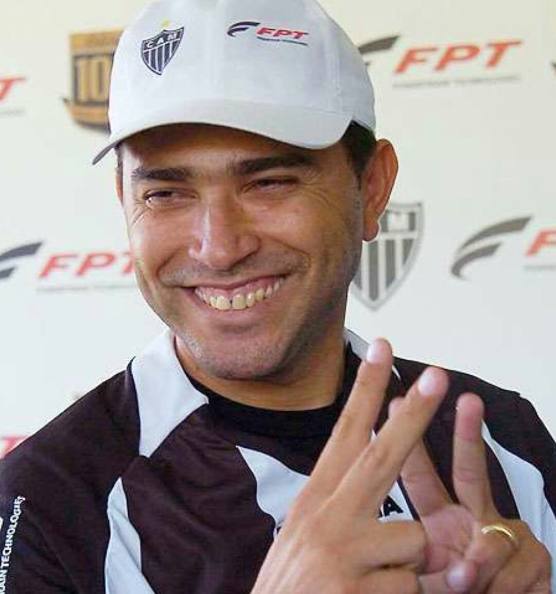 JogadoresGalo's tweet photo. Souza. https://t.co/Y8a5l6jddg